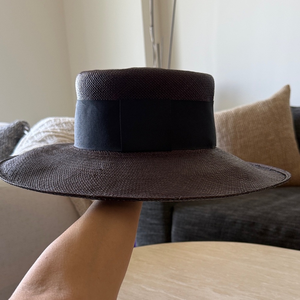 Stylish Black Wide-Brim Hat